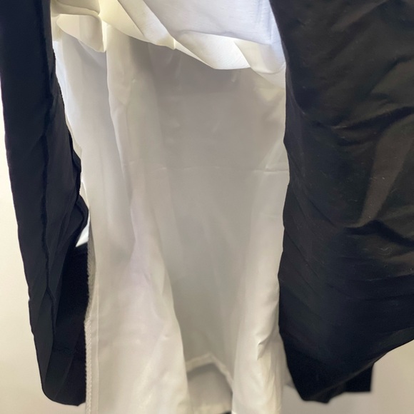 Tahari Arthur S. Levine Pleated A-Line Skirt - Size 6 - Picture 6 of 6